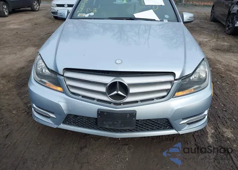 2013 Mercedes-Benz C 250 Sport z USA, uszkodzony, nr VIN WDDGF4HB2DA793222